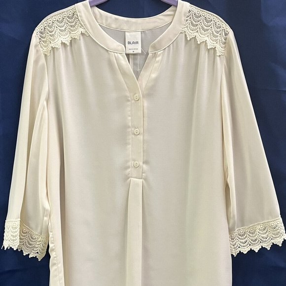 Women’s M Blouse Blair Ivory Half Button Down Lace Trim V Neck 3/4 Sleeves - Picture 1 of 6